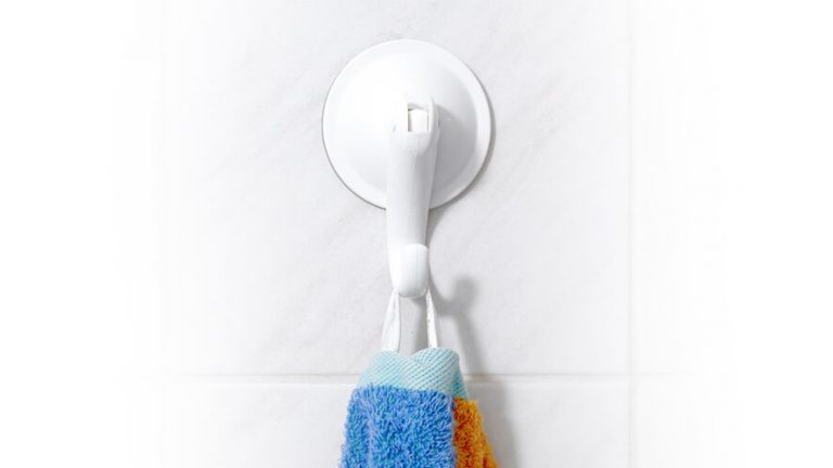 suction hanger for towels