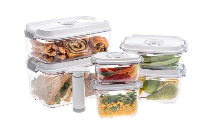 set of vacuum food containers