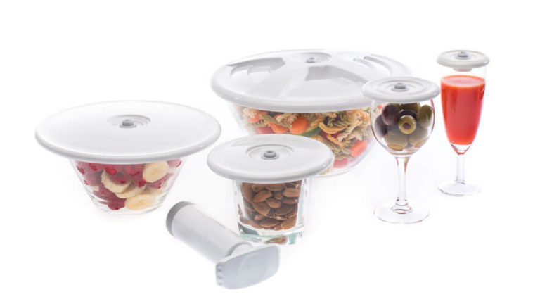universal vacume lids on different bowls and glasses